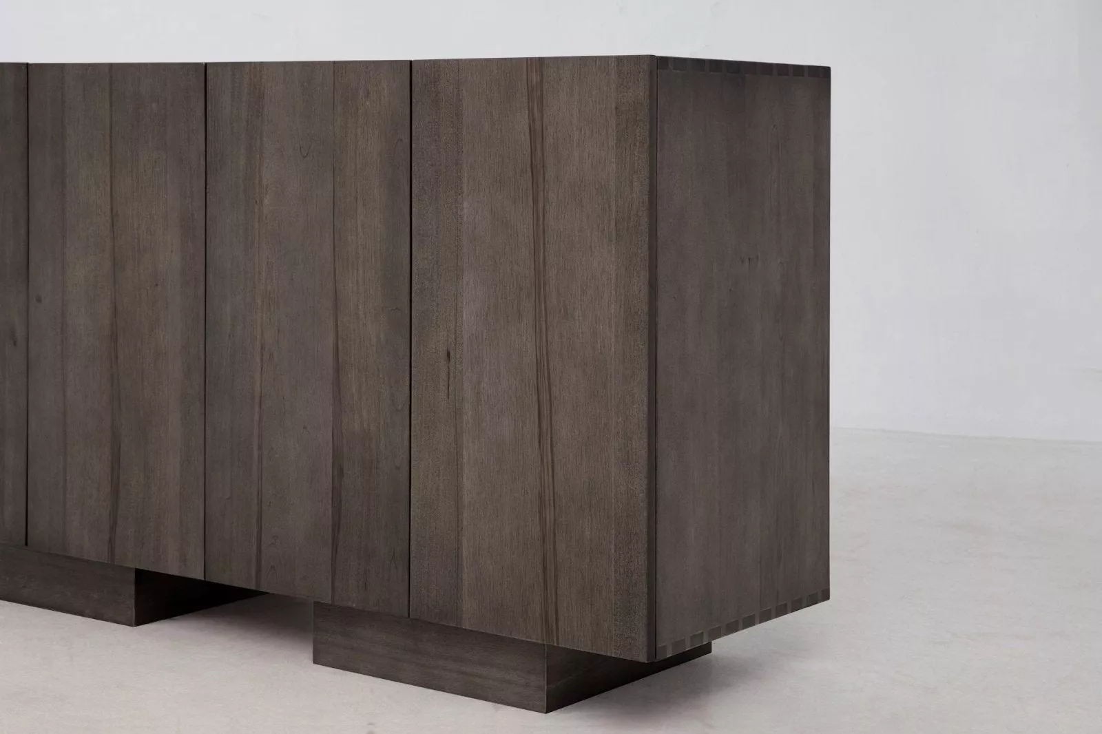 Wolo Sideboard