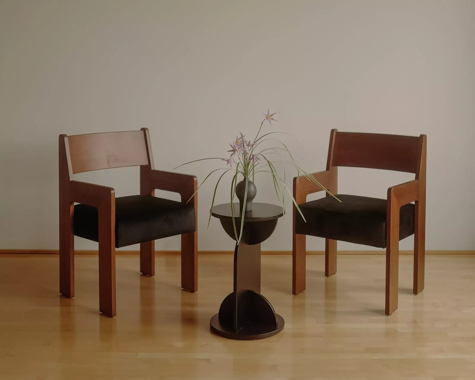 Reka Armchair
