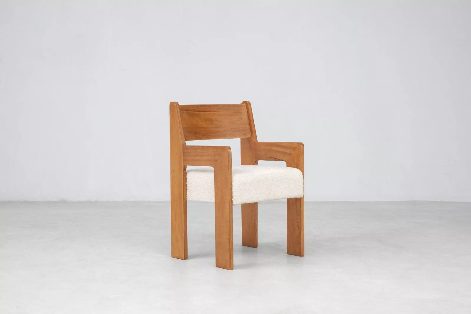 Reka Armchair