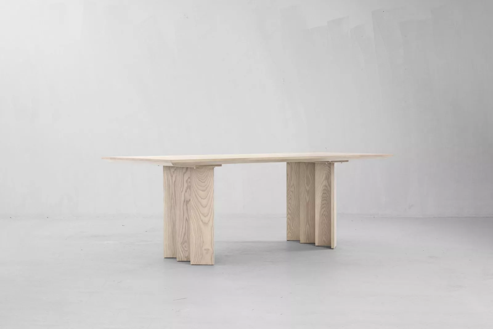 Zafal Dining Table