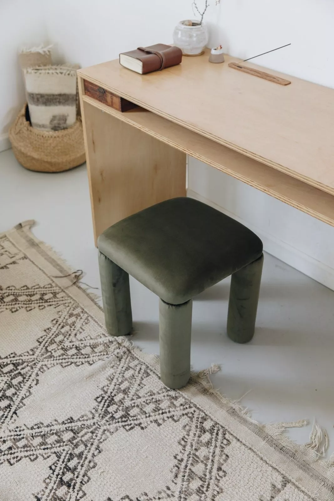 Temi Stool